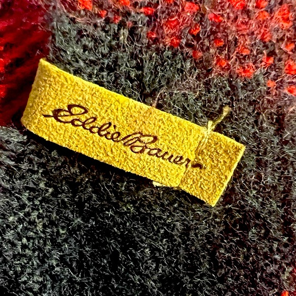 Eddie Bauer Buffalo Check Firelight oversized throw scarf with fringe - Picture 5 of 5